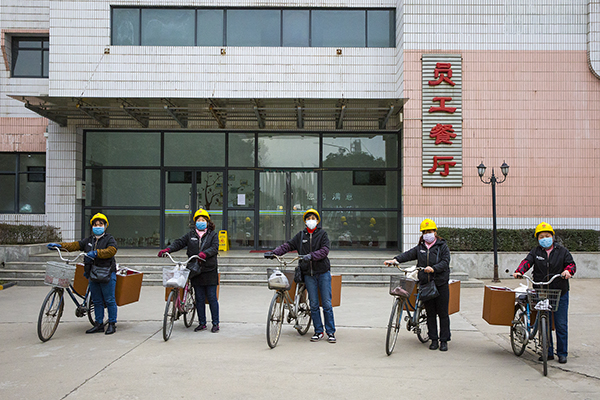 10  大家騎著自行車出發.jpg