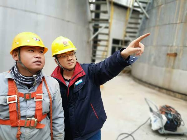 給外協人員指活的田亮（孟力攝[1].jpg