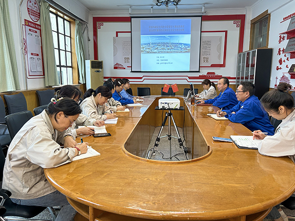 4月21日，渭河塑業公司副總經理郭小紅組織開展安全生產雙重預防機制建設培訓.jpg