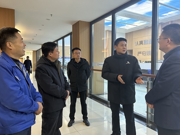 1月31日，咸陽市工信局副局長趙英立來彬州公司調研檢查1.jpg