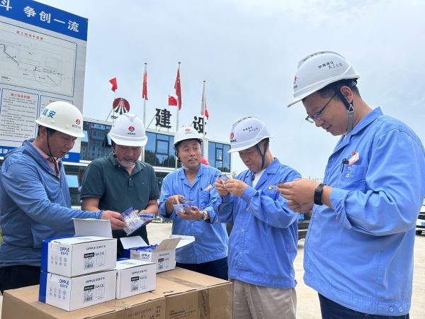 7.10公司領導深入施工現場、職工餐廳督導檢查附圖1.jpg